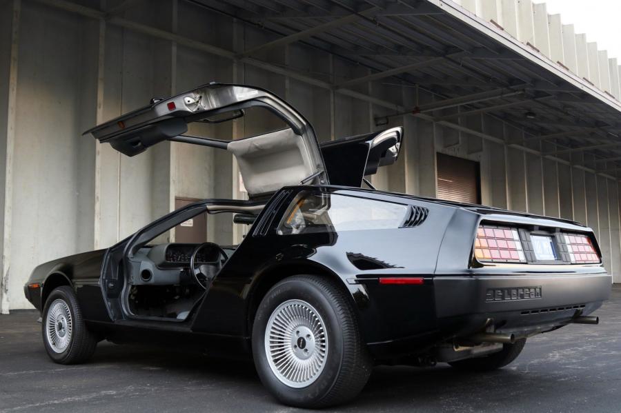  DeLorean DMC-12 in Black 1981 года  (фото 17 из 207)